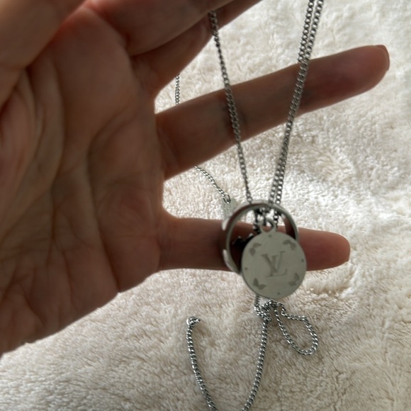 Louis Vuitton necklace - Picture 3 of 6
